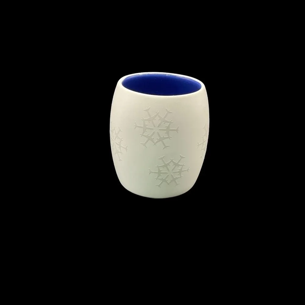 Coffee‎ Mug With Jets Shaped Into Snow Flakes 12 oz